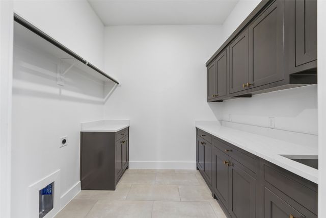 2619 Emmett Street, Dallas, TX 75211