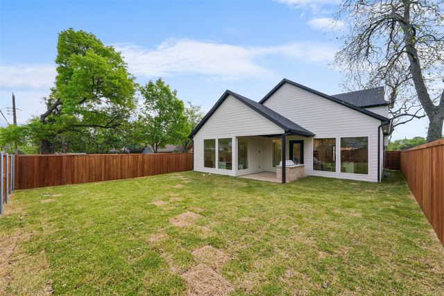 2619 Emmett Street, Dallas, TX 75211