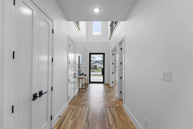 2619 Emmett Street, Dallas, TX 75211