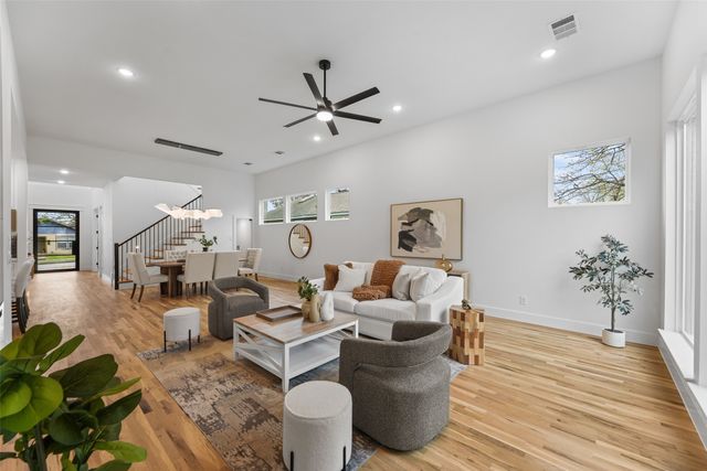 2619 Emmett Street, Dallas, TX 75211