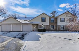 5140 Coventry Lane 9-A-2, Gurnee, IL 60031