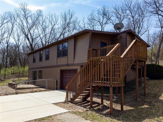 1982 E 100 Road, Lecompton, KS 66050