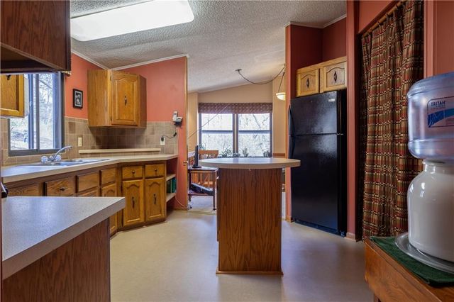 1982 E 100 Road, Lecompton, KS 66050