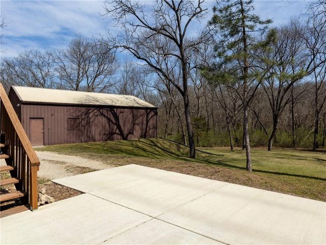 1982 E 100 Road, Lecompton, KS 66050