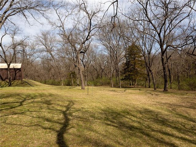 1982 E 100 Road, Lecompton, KS 66050