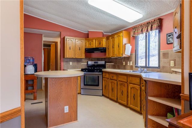 1982 E 100 Road, Lecompton, KS 66050