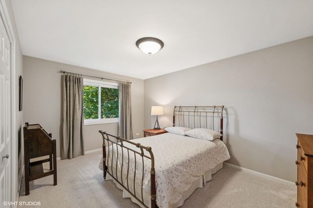 376 Tremont Court, Valparaiso, IN 46385