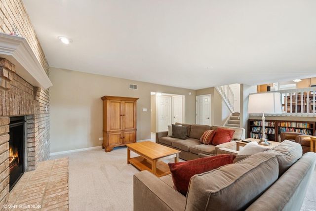 376 Tremont Court, Valparaiso, IN 46385