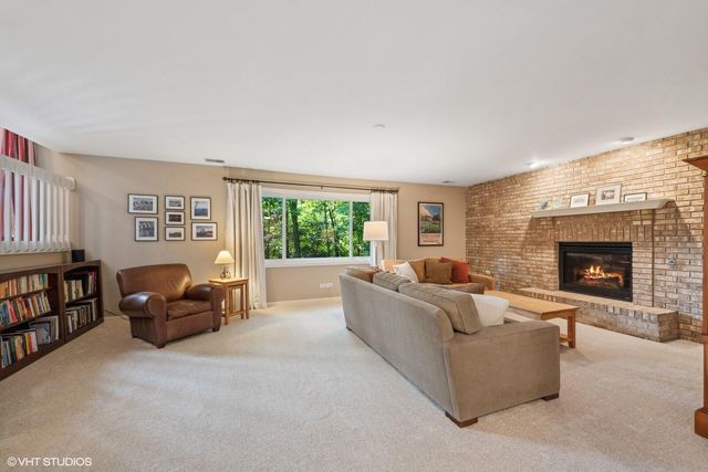 376 Tremont Court, Valparaiso, IN 46385