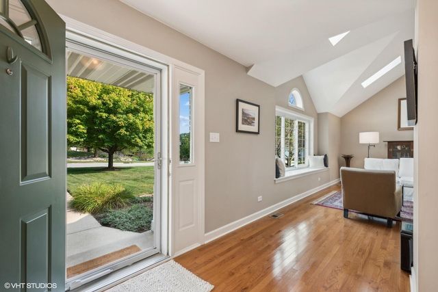 376 Tremont Court, Valparaiso, IN 46385