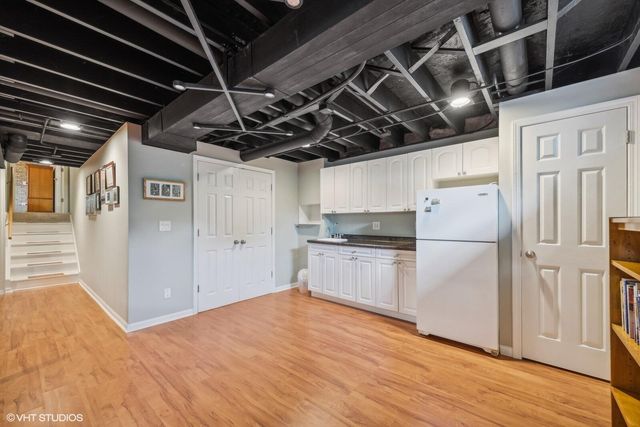 376 Tremont Court, Valparaiso, IN 46385