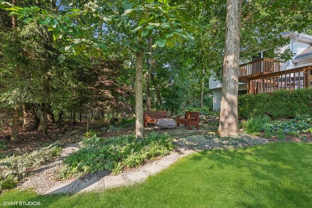 376 Tremont Court, Valparaiso, IN 46385