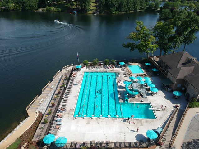 376 Tremont Court, Valparaiso, IN 46385