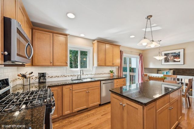 376 Tremont Court, Valparaiso, IN 46385