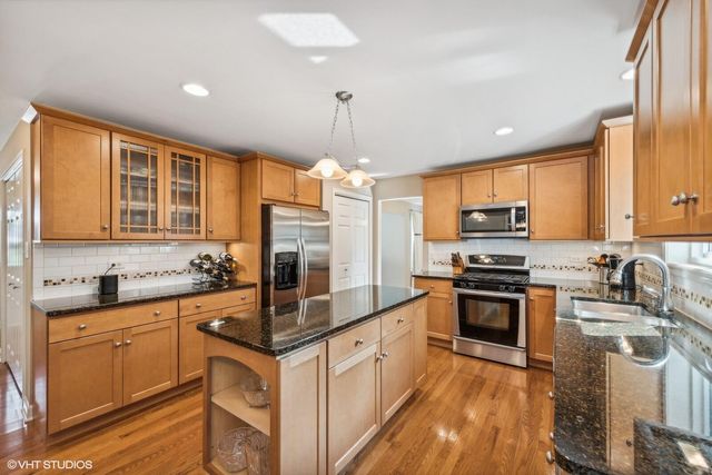 376 Tremont Court, Valparaiso, IN 46385