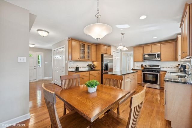 376 Tremont Court, Valparaiso, IN 46385