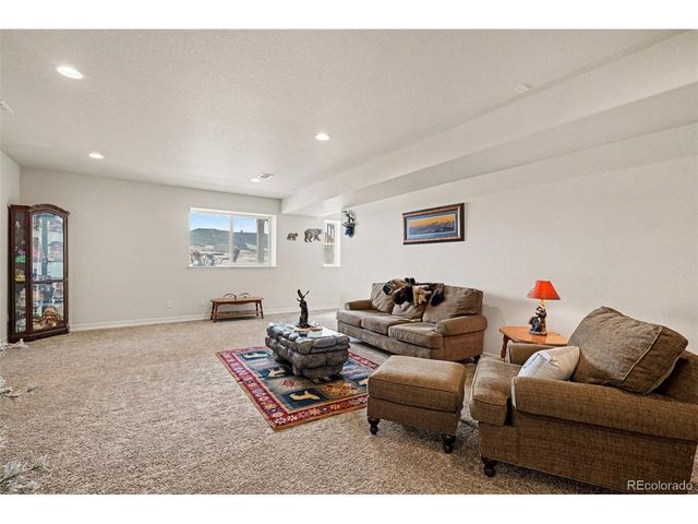 6142 Leilani Ln, Castle Rock, CO 80108