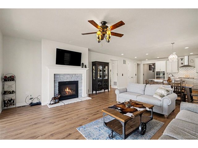 6142 Leilani Ln, Castle Rock, CO 80108