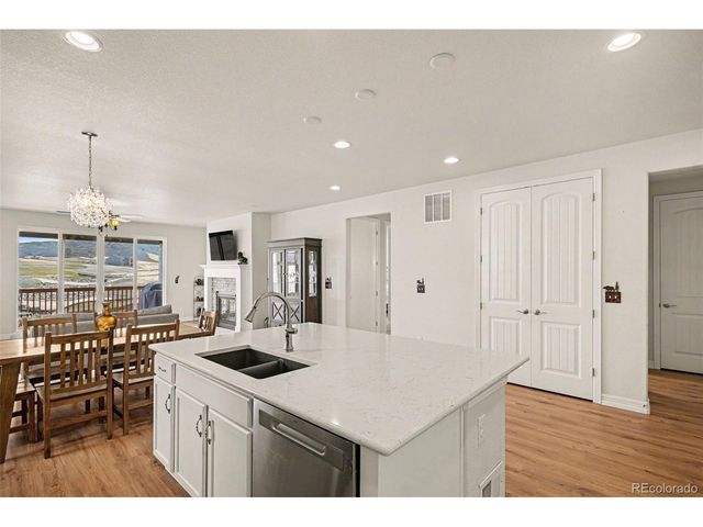 6142 Leilani Ln, Castle Rock, CO 80108