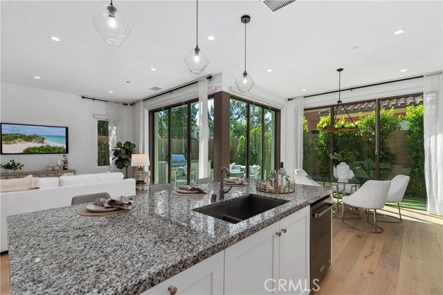 201 Fiore, Irvine, CA 92602