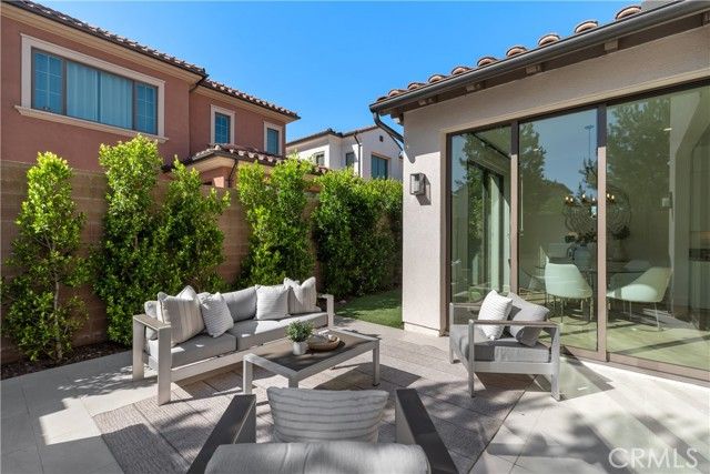 201 Fiore, Irvine, CA 92602