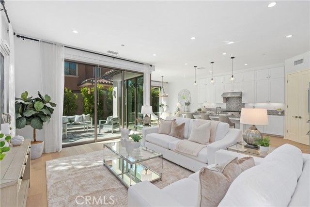 201 Fiore, Irvine, CA 92602