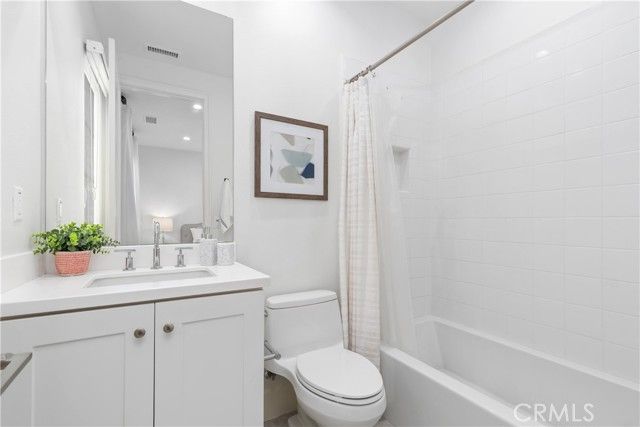 201 Fiore, Irvine, CA 92602