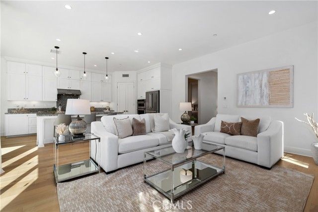 201 Fiore, Irvine, CA 92602