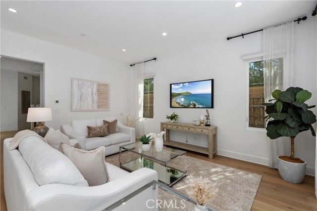 201 Fiore, Irvine, CA 92602