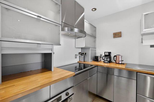 1106 W 6th ST 212, Austin, TX 78703