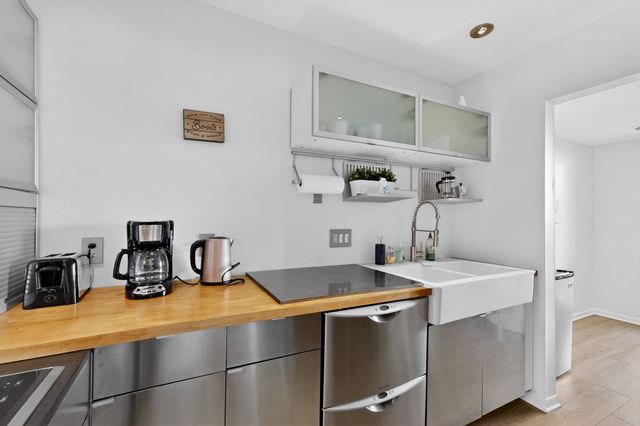 1106 W 6th ST 212, Austin, TX 78703