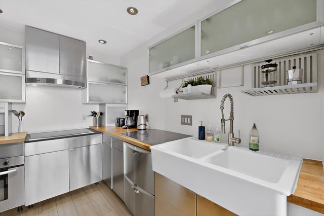 1106 W 6th ST 212, Austin, TX 78703
