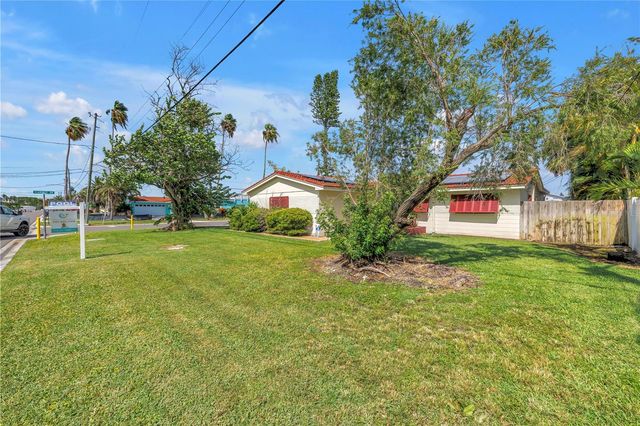 557 CRYSTAL DRIVE, Madeira Beach, FL 33708