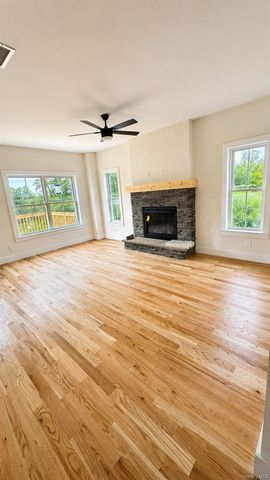 71 Lotus Drive, Slate Hill, NY 10973