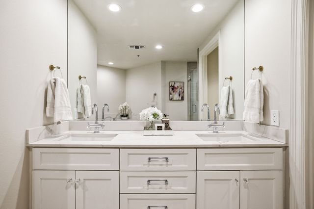 3401 Lee Parkway 402, Dallas, TX 75219