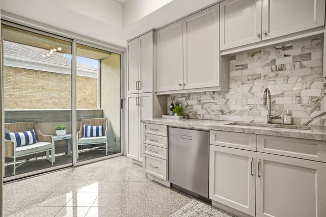 3401 Lee Parkway 402, Dallas, TX 75219