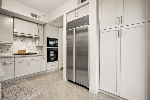 3401 Lee Parkway 402, Dallas, TX 75219