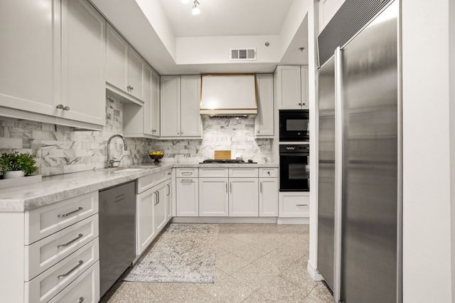 3401 Lee Parkway 402, Dallas, TX 75219