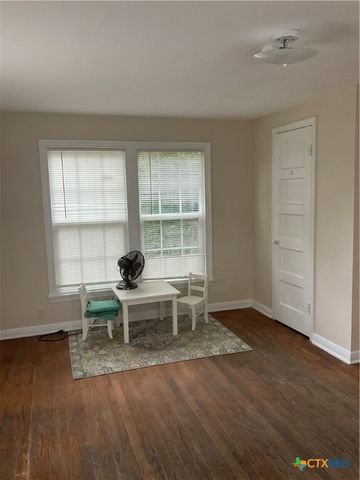 111 N 11th, Temple, TX 76501