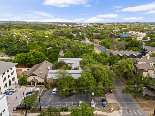 1000 W 26th ST 208, Austin, TX 78705