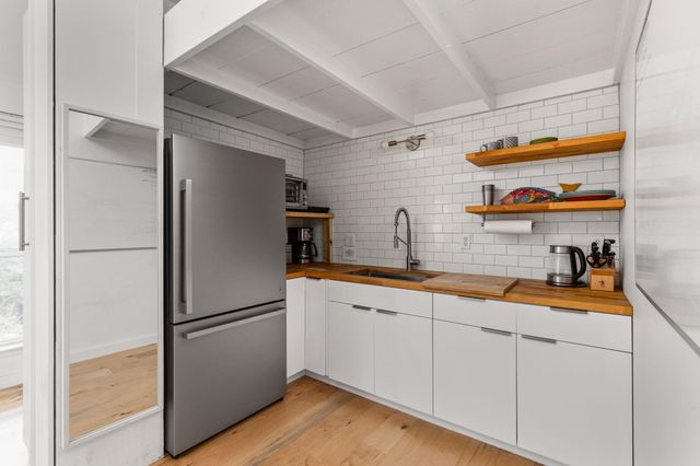 1000 W 26th ST 208, Austin, TX 78705