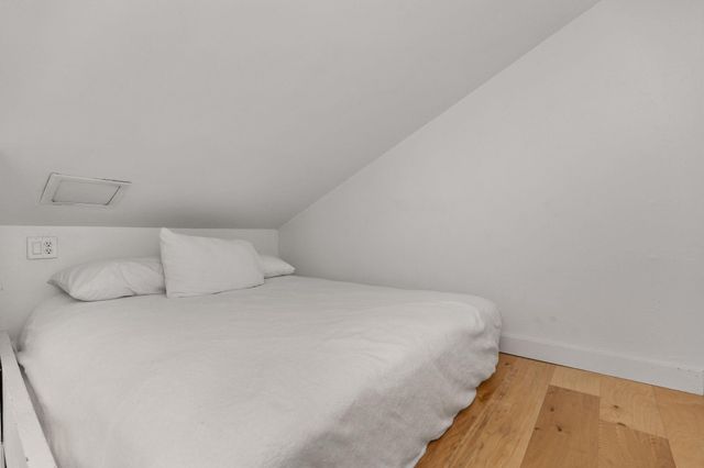 1000 W 26th ST 208, Austin, TX 78705