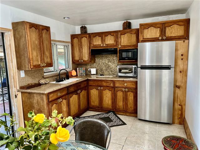 528 S Ash Avenue, Inglewood, CA 90301
