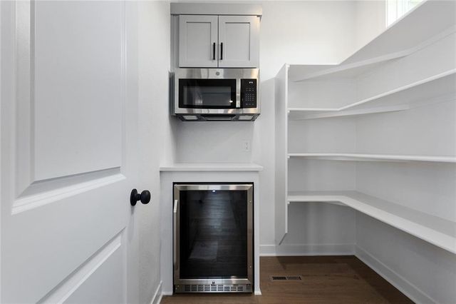 13428 W 178th Street, Overland Park, KS 66013