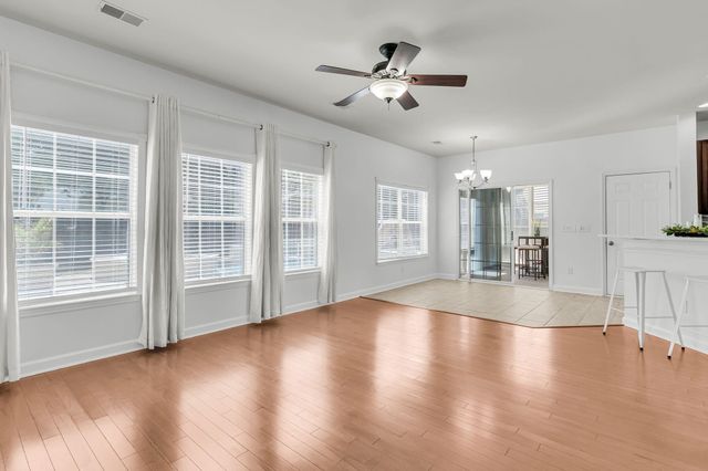 1412 Kinglet Lane, Hanahan, SC 29410