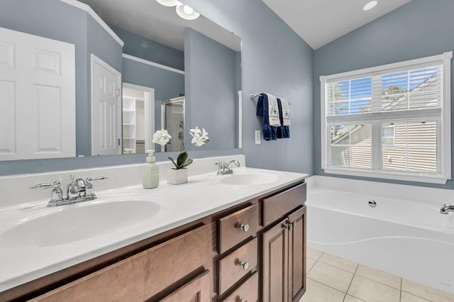 1412 Kinglet Lane, Hanahan, SC 29410