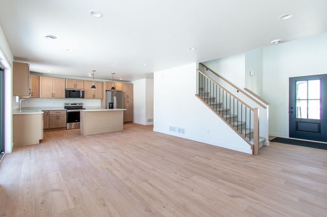 3724 27th Street S, Moorhead, MN 56560