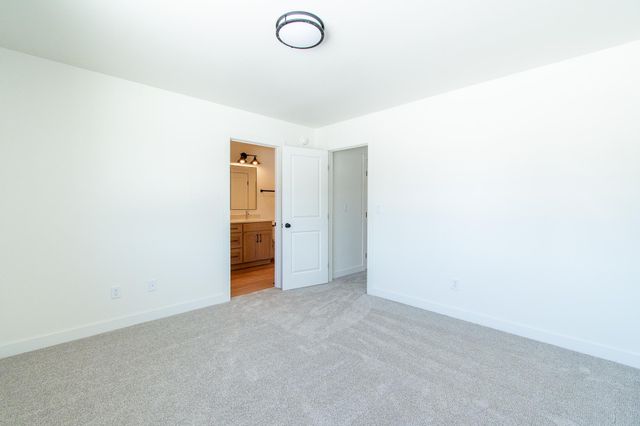 3724 27th Street S, Moorhead, MN 56560