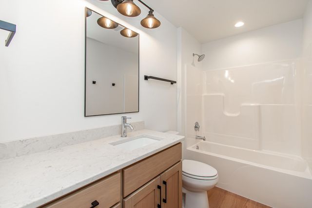 3724 27th Street S, Moorhead, MN 56560