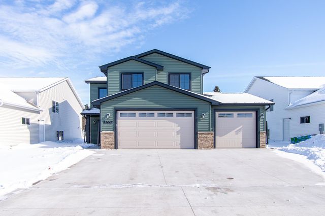 3724 27th Street S, Moorhead, MN 56560